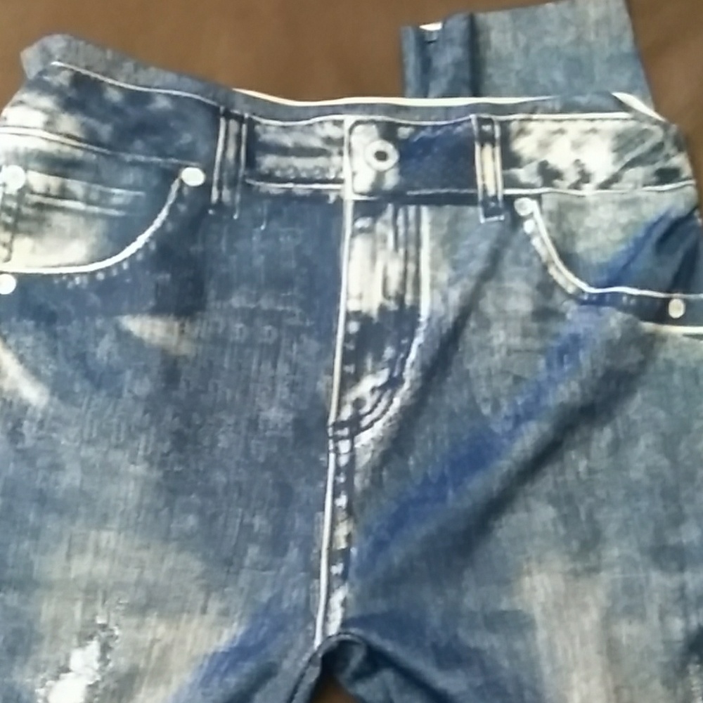 Jean looking leggings